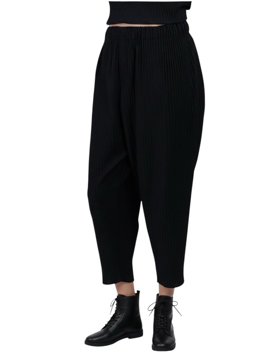 MaxMara Pants - Weekend MaxMara Pleated Balloon Trousers in black size L excellent condition